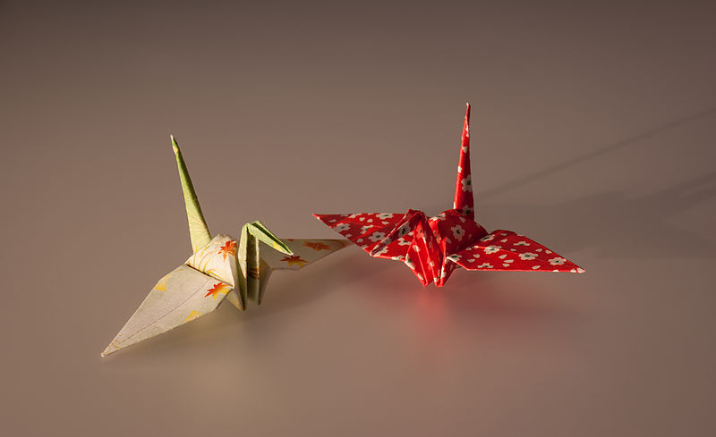 Origami, grues en papier. Photo : Laitche, 2007