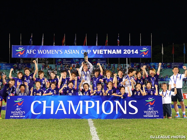 Les Nadeshiko Japan (équipe japonaise féminine) remportant l'Asian Cup en mai 2014. (© J.LEAGUE)
