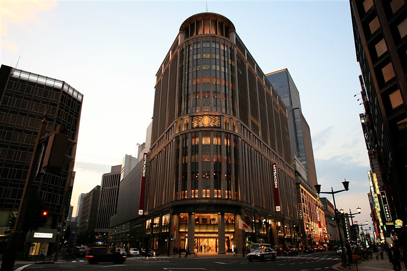 Le grand magasin Mitsukoshi de Nihonbashi, Tôkyô (© Angaurits)