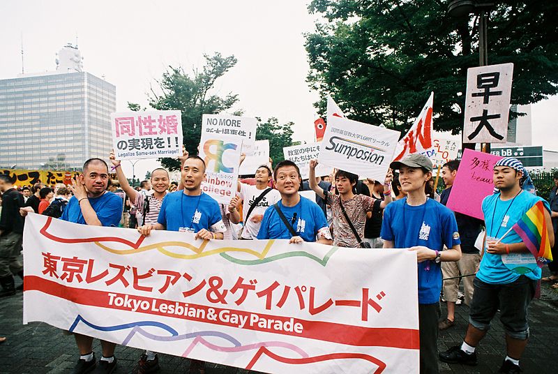 Défilé de la Gay Pride à Tokyo au Japon, août 2006 (© Kenji-Baptiste OIKAWA)