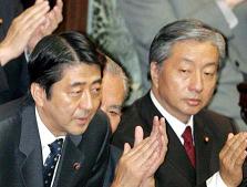 , Le Premier ministre japonais Shinzo Abe remanie son gouvernement