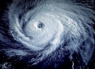 , Un très puissant typhon s&rsquo;approche d&rsquo;Okinawa au Japon