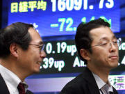 , La faiblesse du yen fait grimper la Bourse de Tokyo