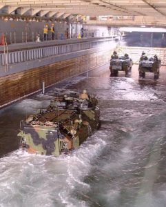 482px-USS_Fort_McHenry , Redéploiement des unités de Marines dans le Pacifique