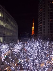 Les illuminations de Roppongi avec vue sur la Tôkyô Tower.