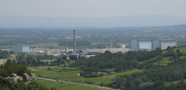 Site nucléaire de Marcoule, France, où est fabriqué le MOX (© kmaschke)