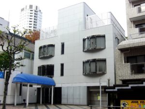 Les bureaux de la société Johnny & Associates à Asakusa, Tôkyô (© Momotarou2012)