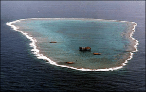 Okinotorishima est considéré comme une île par le Japon mais comme un rocher par la Chine (© Rockien)