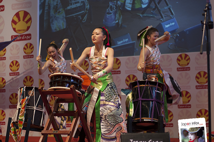 Taiko et danse traditionnelle avec la troupe Satsumasendai Odoridaiko - Photo © Japoninfos