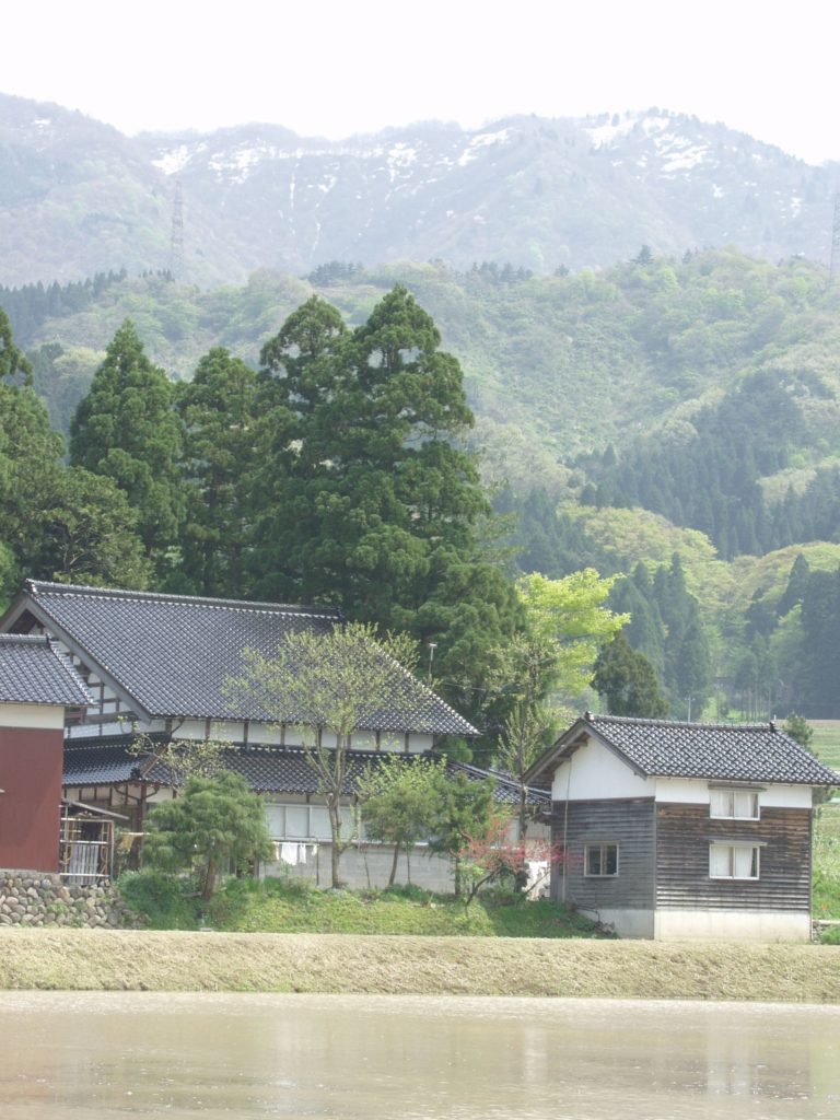 Les campagnes sont bien sûr les premières touchées par le dépeuplement - Tonami, préfecture de Toyama (© Y.S)