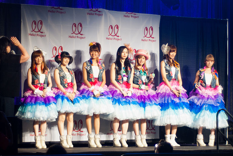 Le groupe Berryz Kôbô à l'AnimeNEXT 2012 (source : Charles Nguyen)