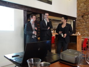 Siméon Molard et Julien Casorla accompagnés d'un sake sommelier japonais, Nobutaka Suzuki, exceptionnellement présent pour l'occasion.