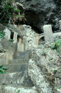 Une tombe perdue sur une des îles de l'archipel