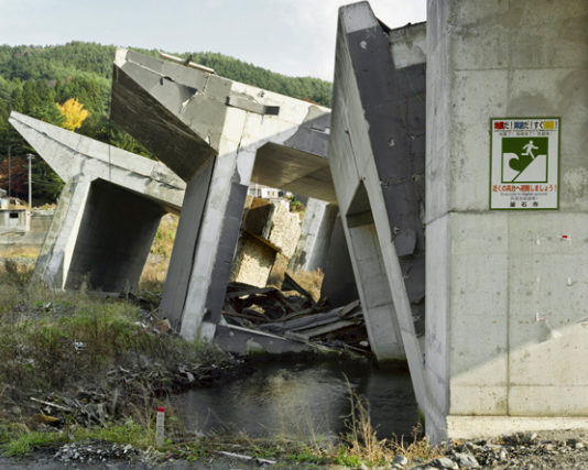 Catastrophes du 11 mars 2011, initiatives de part et d’autre