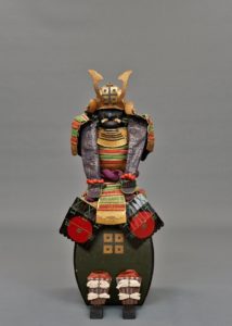 Armure de samouraï miniature Yoroi (© Boisgirard-Antonini)