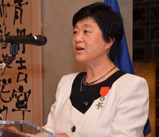 La France décerne la légion d’honneur à Chiaki Mukai