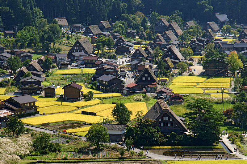 Le village de Shirakawa-gô dans la préfecture de Gifu (© 663highland)