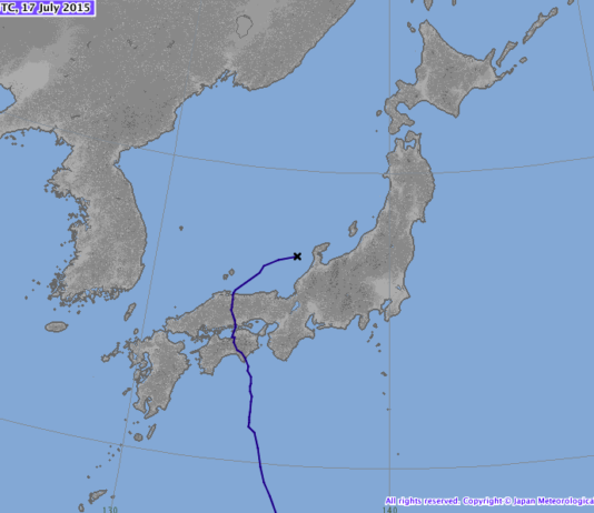 Le typhon Nangka a frappé le Japon