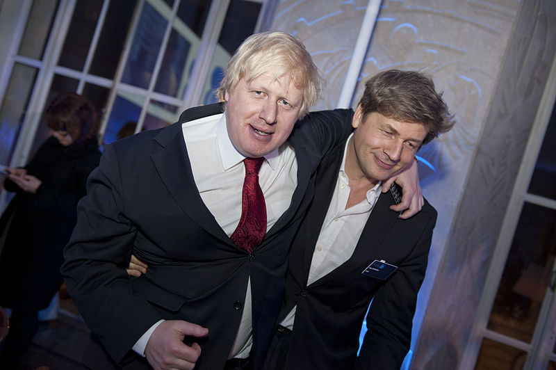 Le fantasque maire de Londres Boris Johnson (à gauche) en compagnie de Leo Johnson (© Financial Times/Flickr)