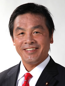 Hiroshi Hase, ancien catcheur professionnel, aujourd'hui Ministre de l'Éducation (© MEXT)