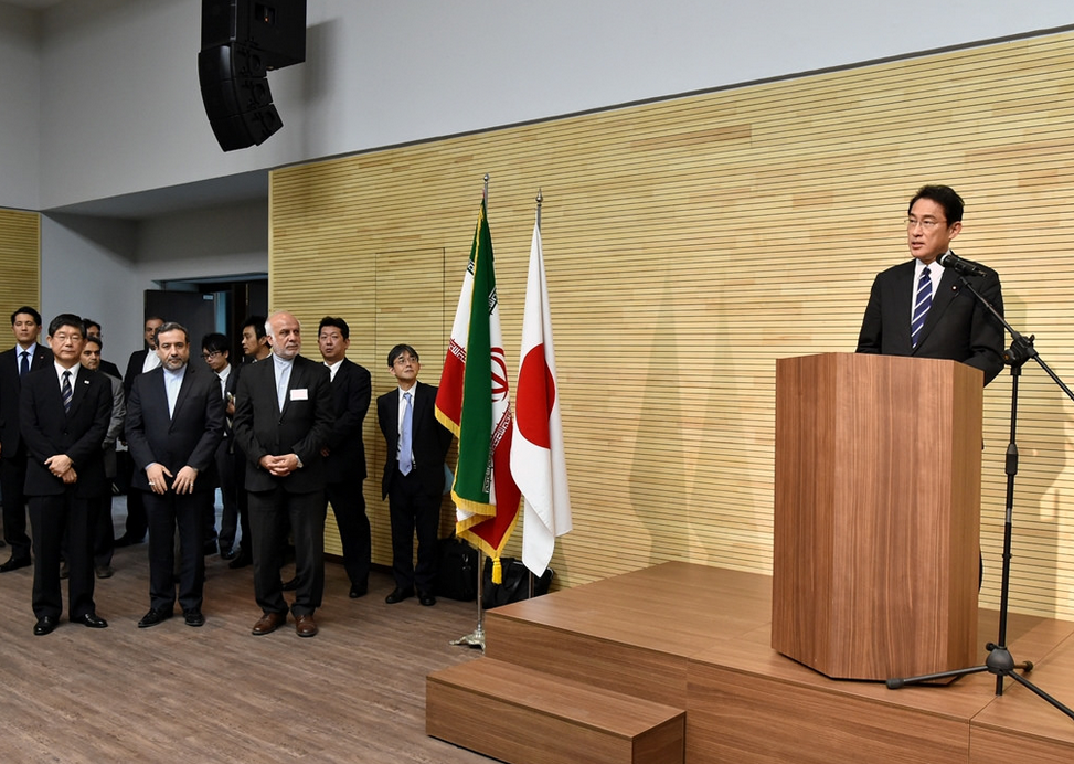 Fumio Kishida lors d'une visite en Iran en octobre 2015 (© Ministry of Foreign Affairs of Japan)
