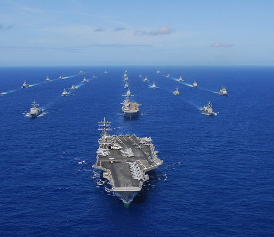 Le Japon, la Corée du Sud et les États-Unis ont organisé des exercices militaires anti-missiles trilatéraux suite aux tirs nord-coréens