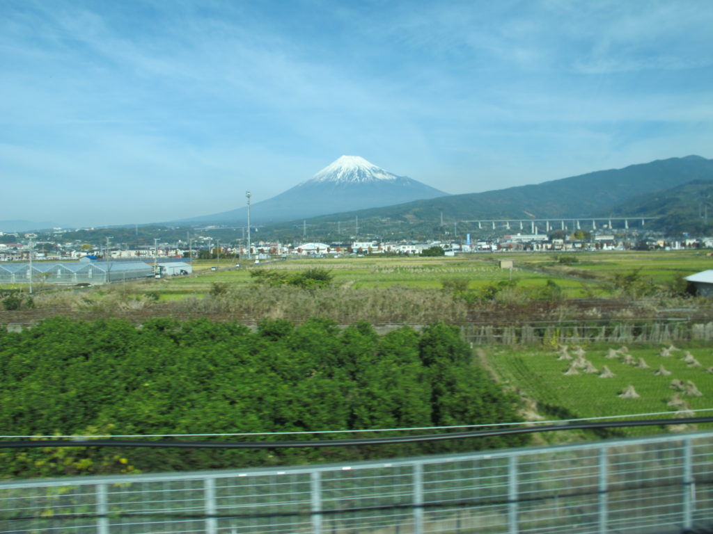 Le mont Fuji aperçu lors du trajet Tôkyô > Kyôto