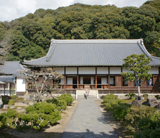 Une femme à la tête d’un temple à Kyôto