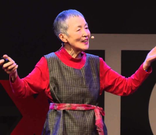 Une développeuse d’applications de… 82 ans.