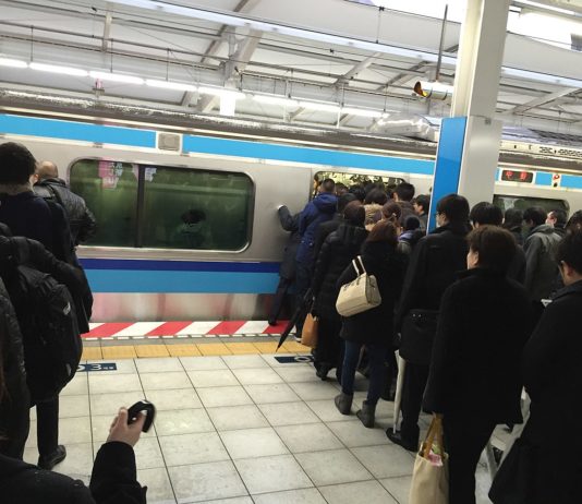 Discussion avec les États-unis | Décès de l’homme le plus âgé | Distribution de nourriture dans le métro