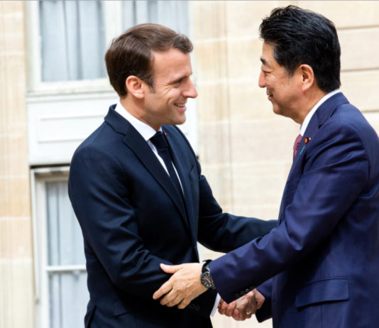 Rencontre Abe – Macron | Un bateau coulé retrouvé | Traversée du Pacifique