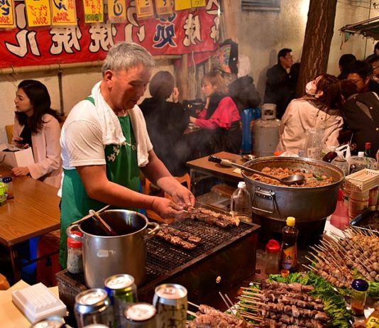 Appel Trump – Abe | Harcèlement des forces d’autodéfense | Street-food et touristes