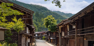 village tsumago maisons traditionnels japonaises en bois