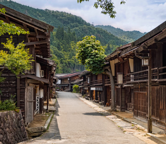 village tsumago maisons traditionnels japonaises en bois