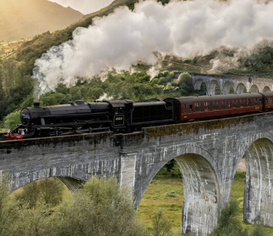 Satellite militaire | Coopération troublée | Harry Potter à Tôkyô Harry Potter, train, fumée