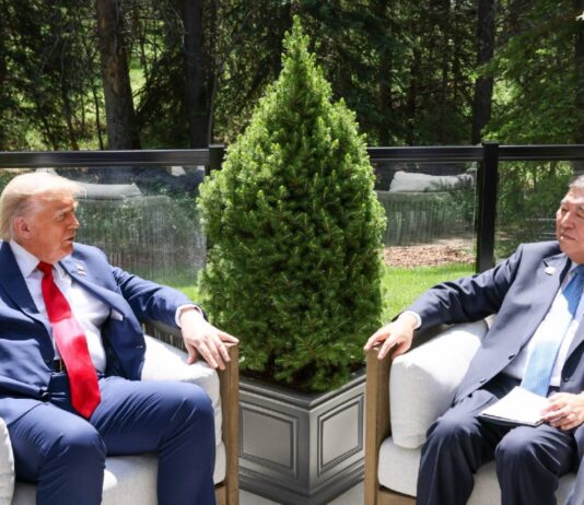 Rencontre entre Donald Trump et Shigeru Ishiba en marge du sommet du G7, au Canada