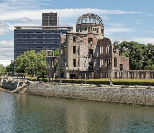 Soutien de Trump | Hibakusha | Politiques scientifiques