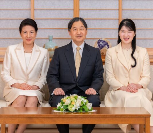 Sanae Takaichi à Washington | IA générative | Non à une impératrice